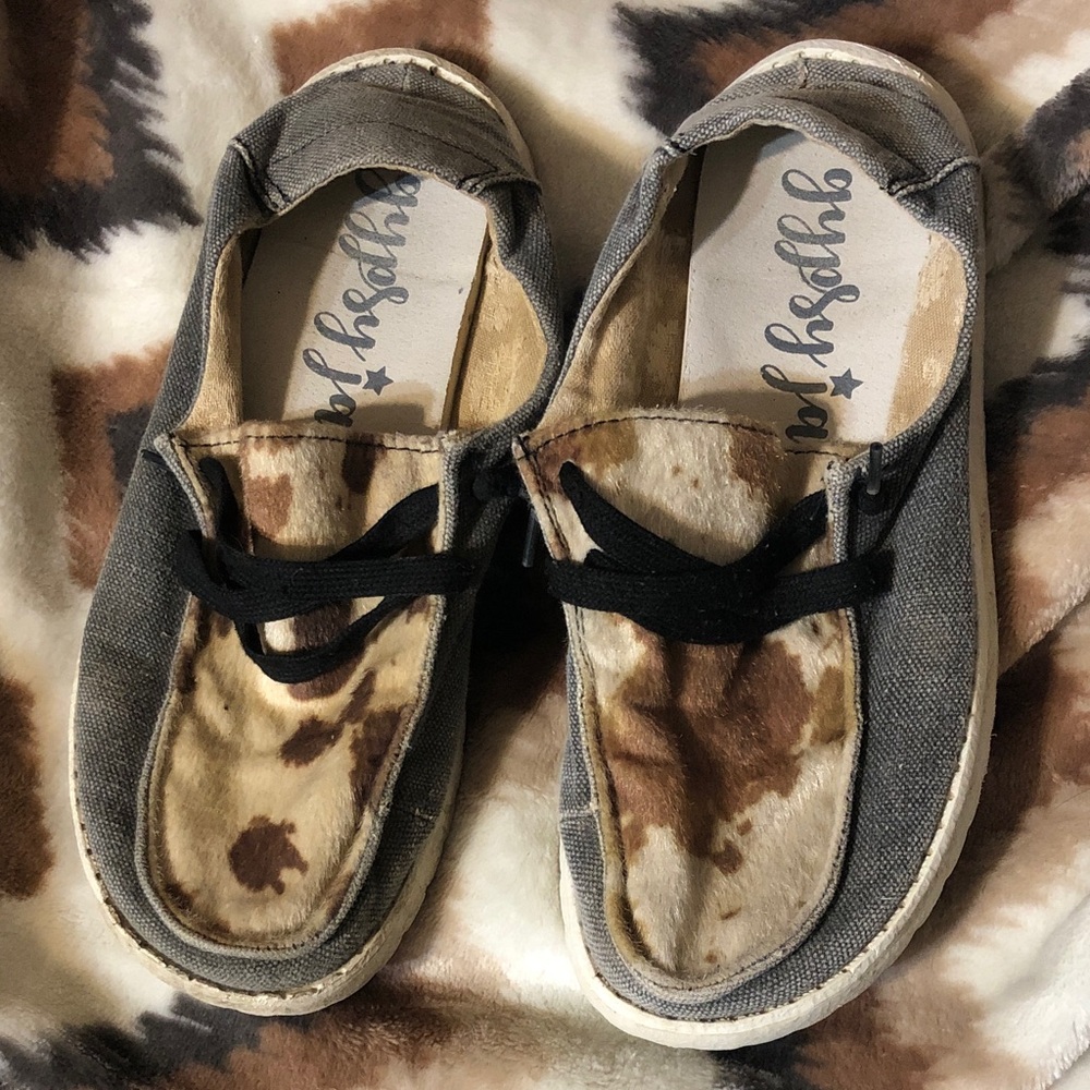 Gypsy Jazz pony print shoes in woman’s 7
